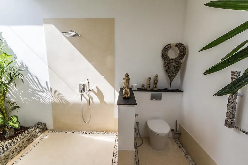 Villa Juna - Beautiful 3 Bedroom In Seminyak 0*, סמיניאק