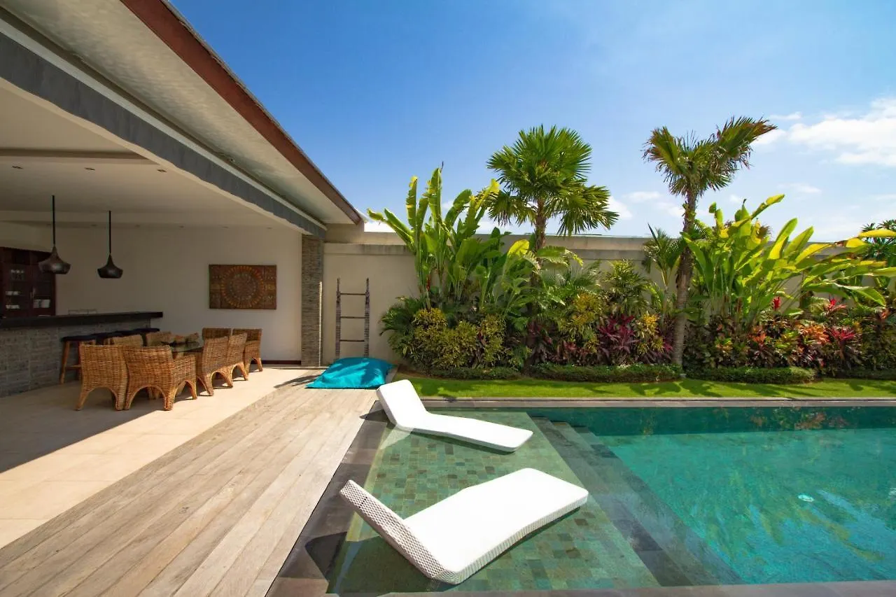 Villa Juna - Beautiful 3 Bedroom In Seminyak אינדונזיה