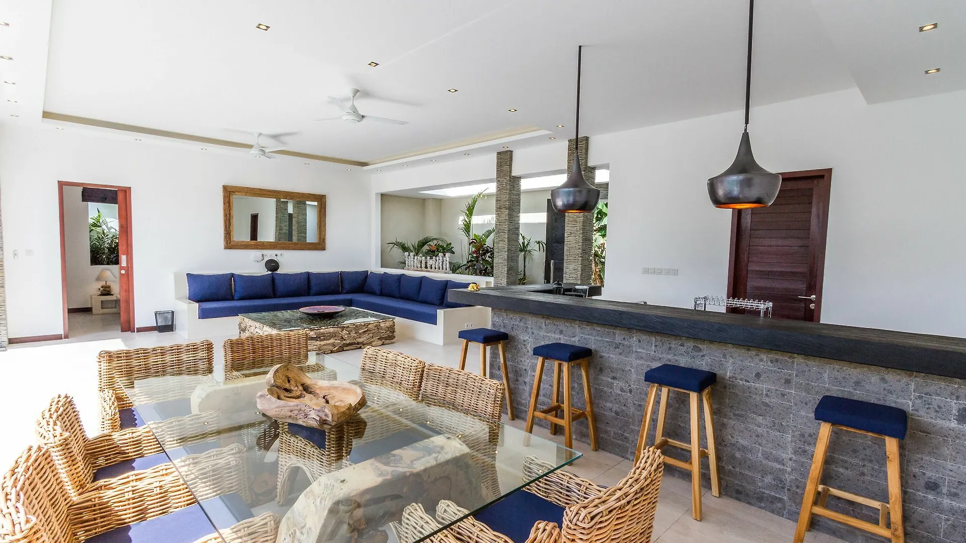 Villa Juna - Beautiful 3 Bedroom In Seminyak  סמיניאק