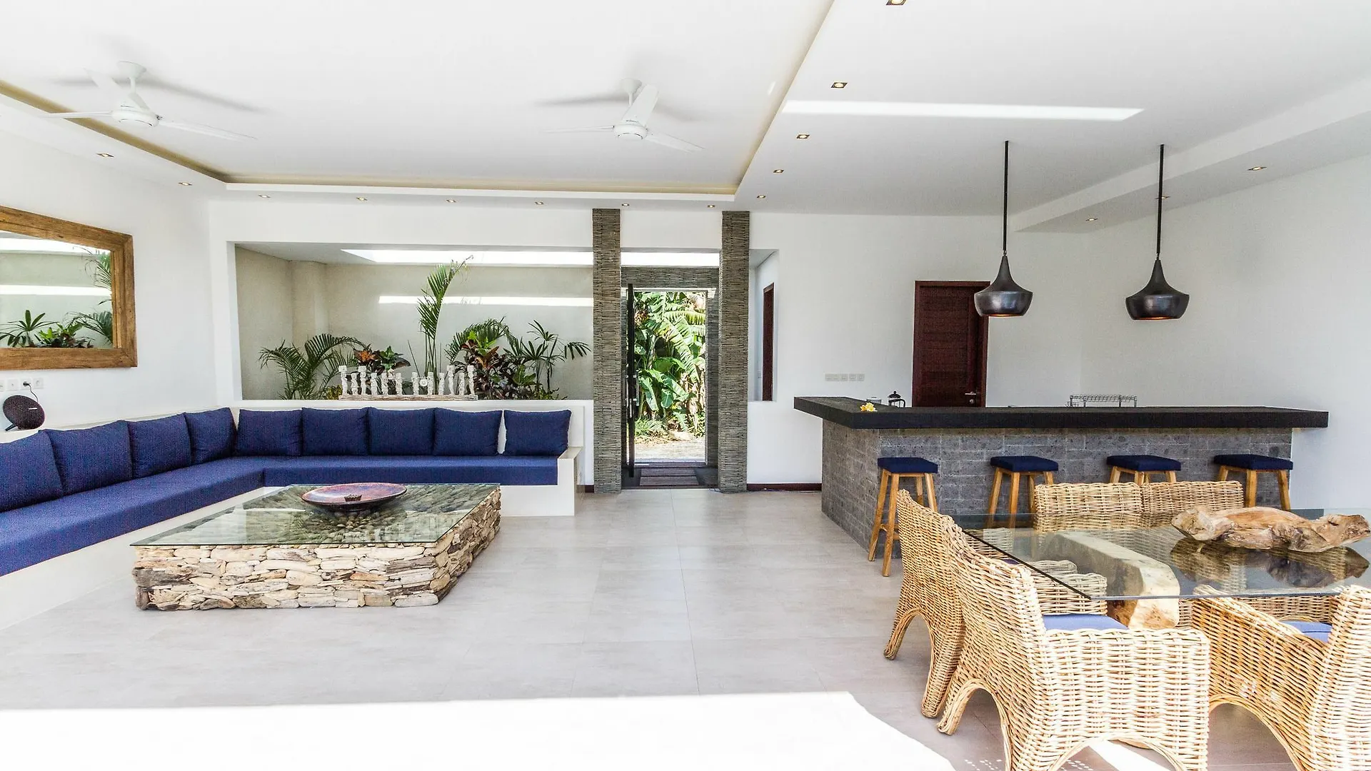 Villa Juna - Beautiful 3 Bedroom In Seminyak