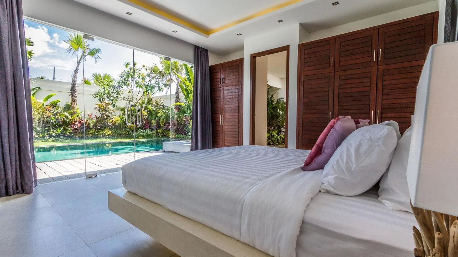 Villa Juna - Beautiful 3 Bedroom In Seminyak
