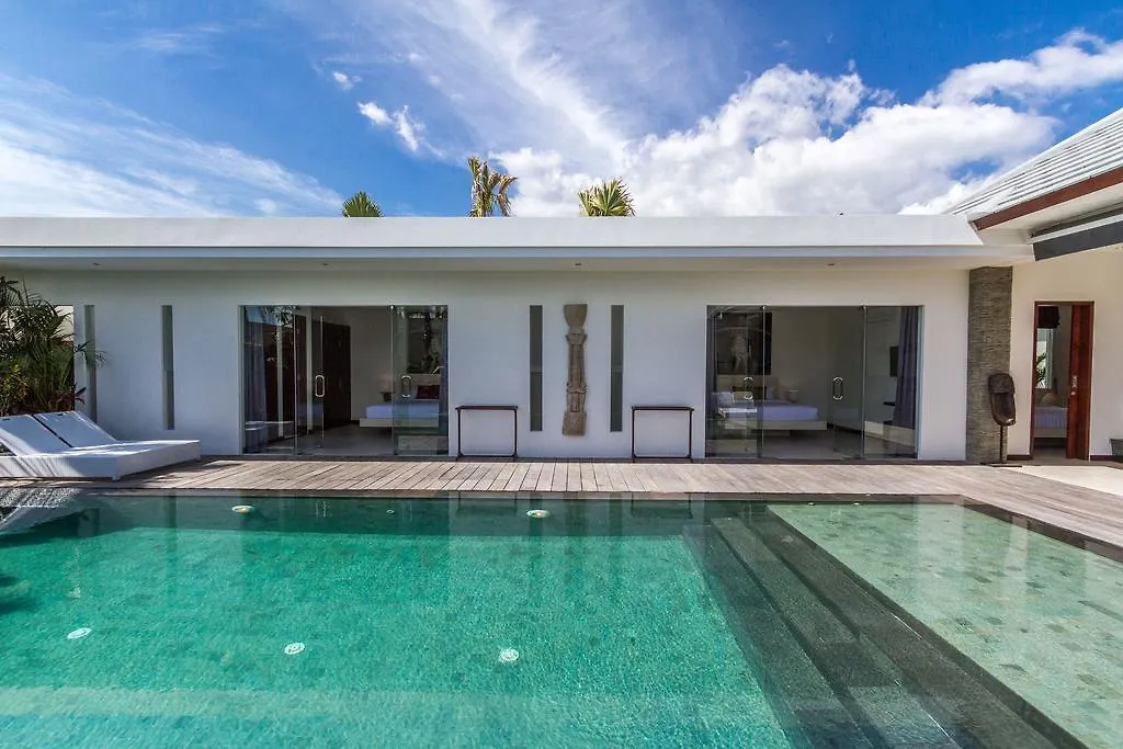 Villa Juna - Beautiful 3 Bedroom In Seminyak